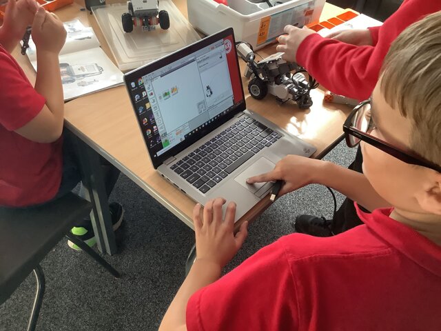 Image of Year 5 - Computing Club - Lego Mindstorms Laptop Programs