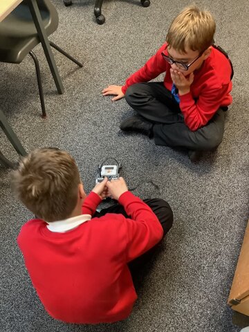 Image of Year 5 - Computing Club - Lego Mindstorms Update