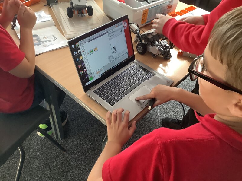 Image of Year 5 - Computing Club - Lego Mindstorms Laptop Programs