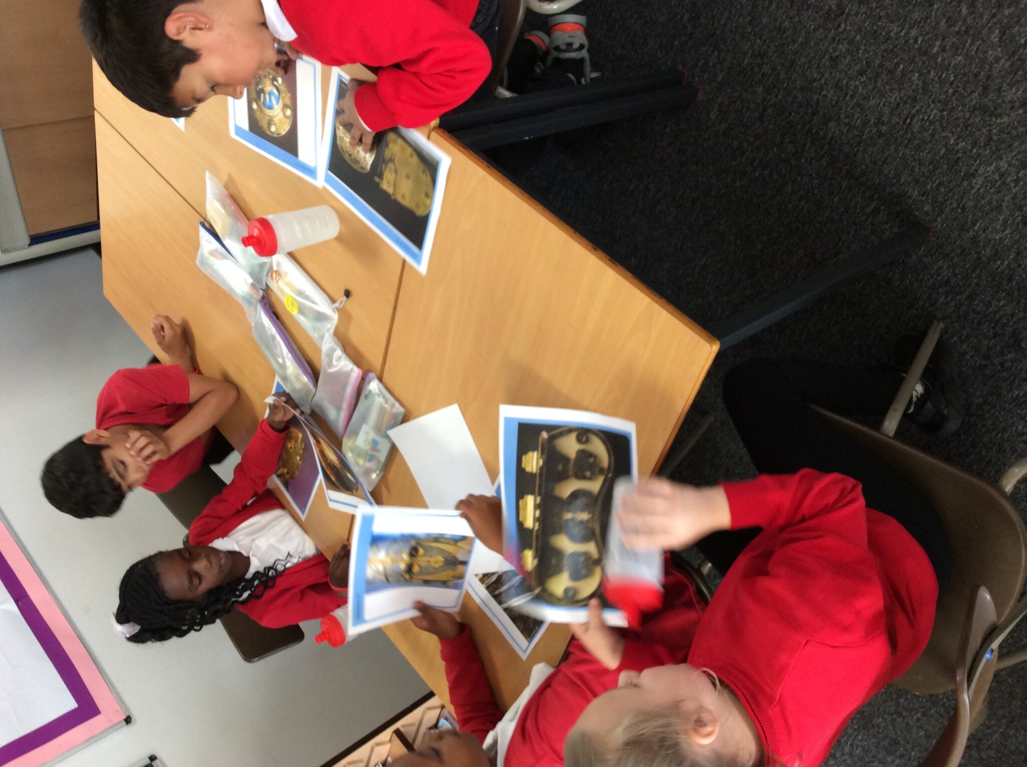 Image of Year 4 (Class 12) - History - Artefacts