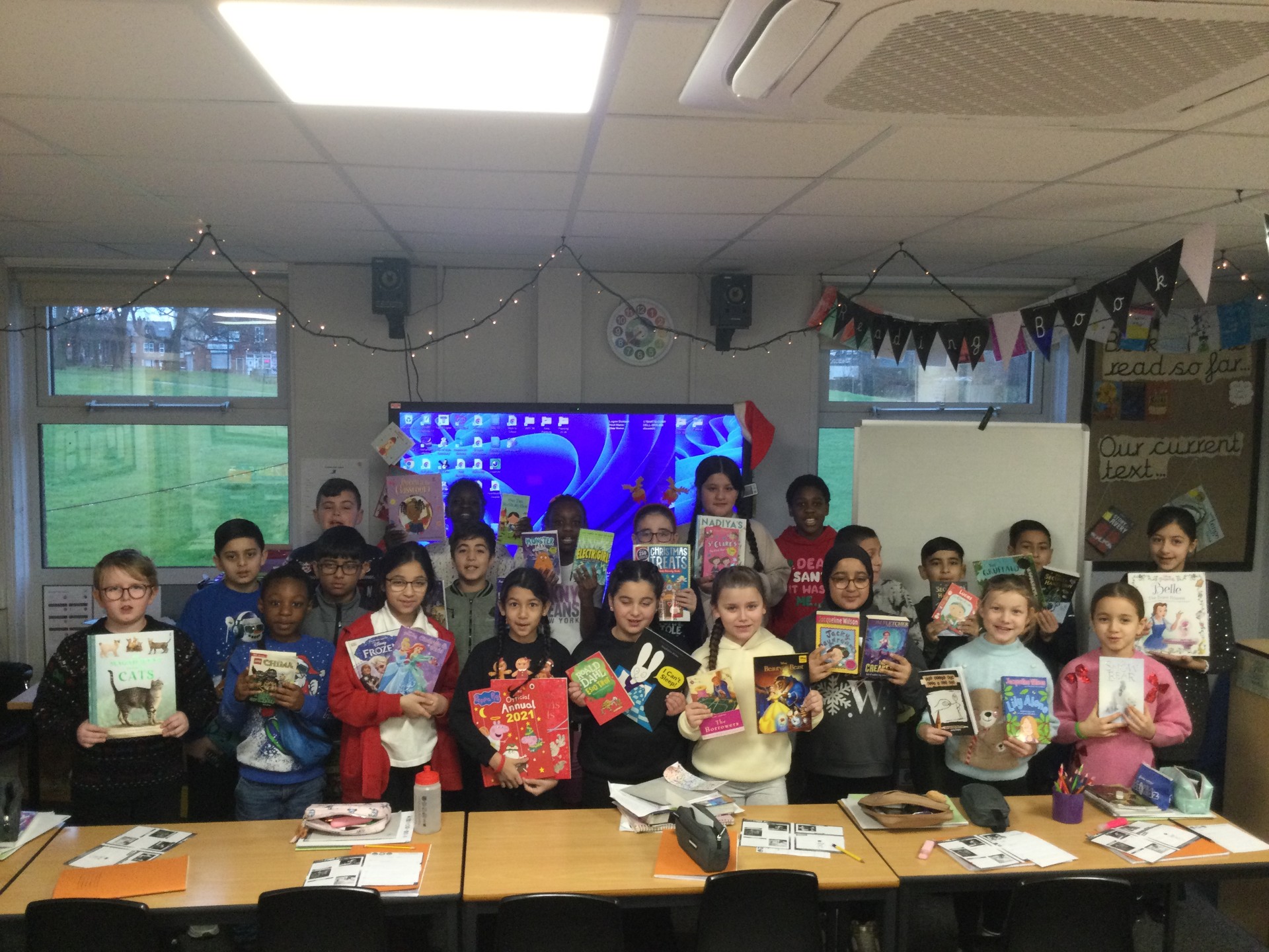 Image of Year 5 (Class 12) - English - Christmas Book Fair
