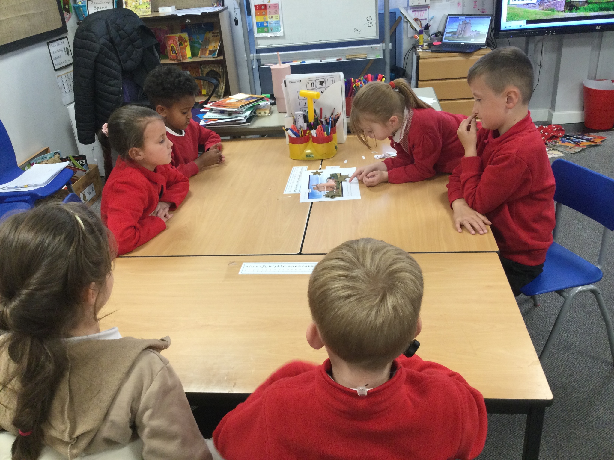 Image of Year 2 (Class 6) - History / Oracy - Castles and Voting