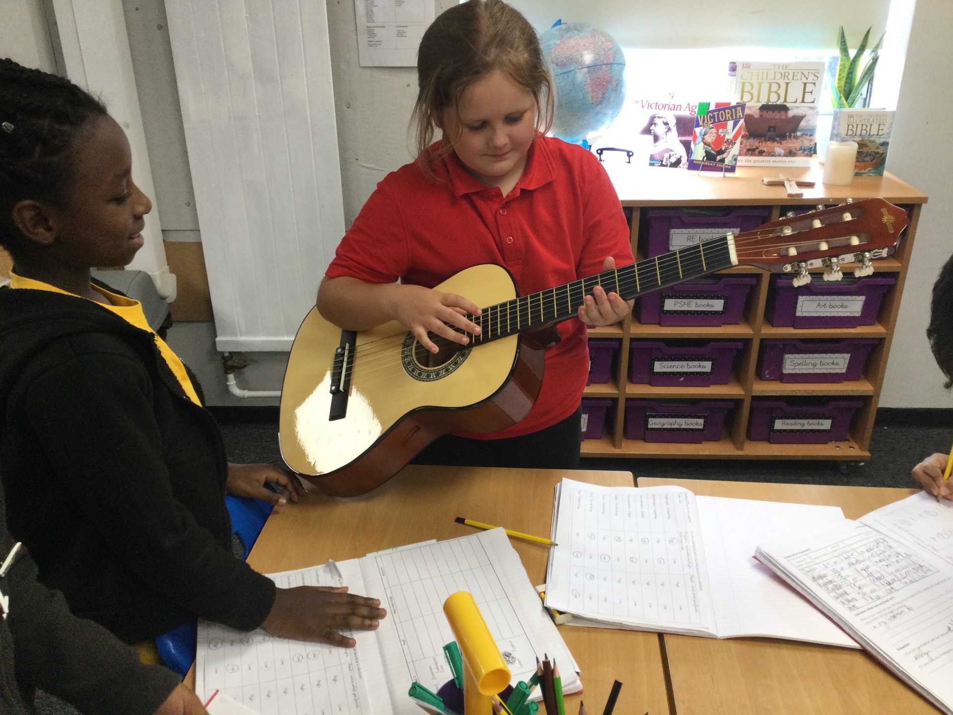 Image of Year 4 (Class 10) - Science - Pitch