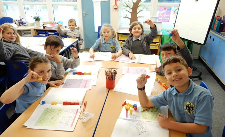 Image of Y3 Exploring 2D & 3D Shape!