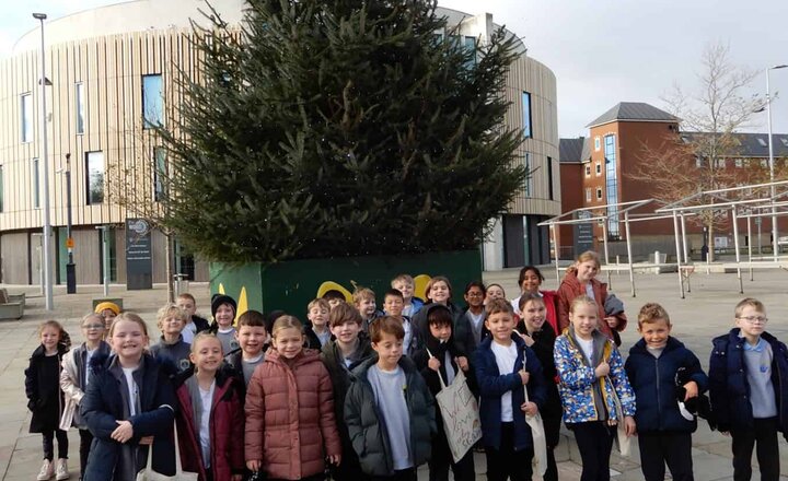 Image of Y3 Festive Library Visit!
