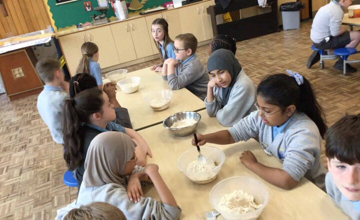 Image of Year 5 DT – Star Bakers!