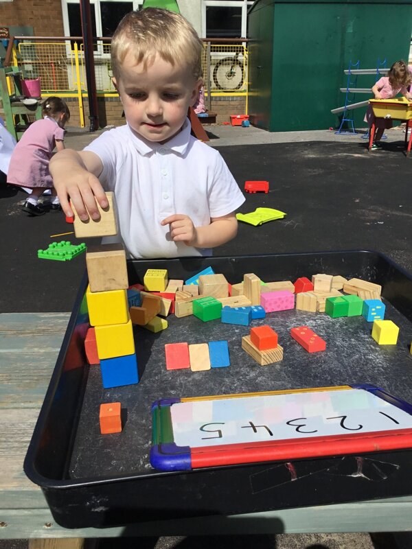 Image of Nursery: Maths Building Towers 