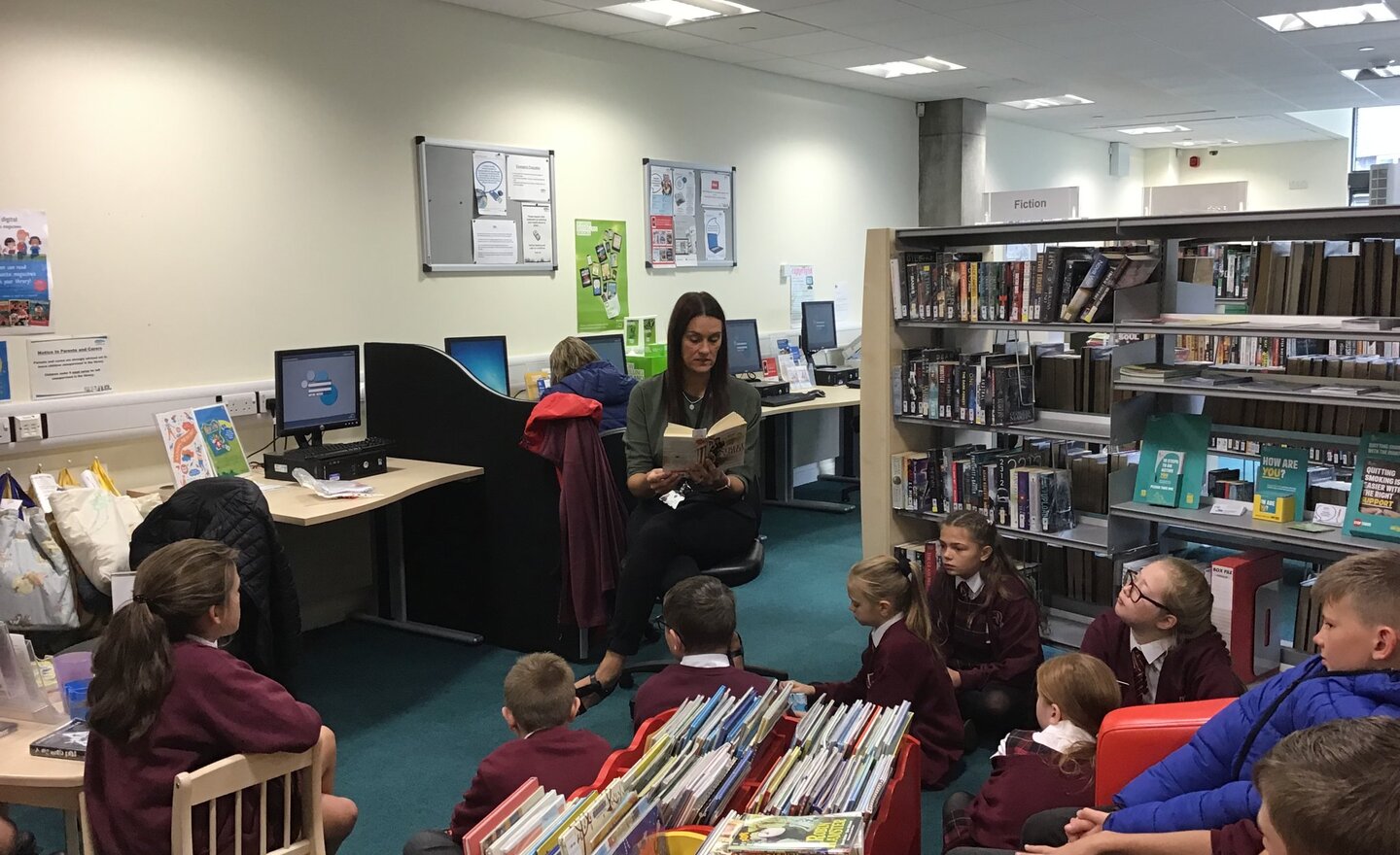 Image of Y6 Library Visit