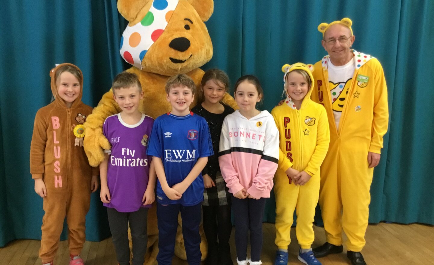 Image of Y4 meet Pudsey Bear