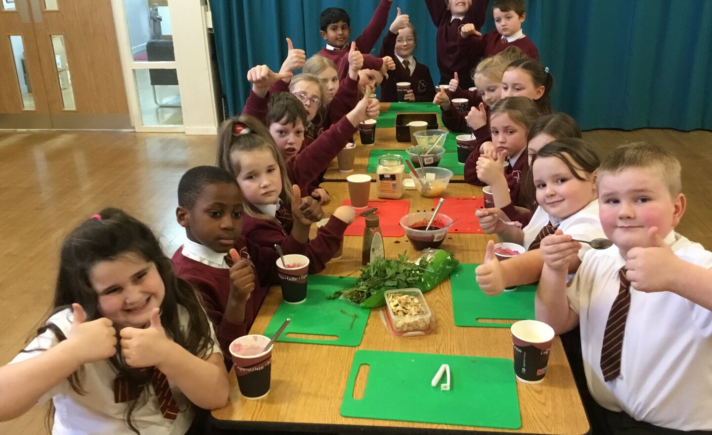 Image of Year 3 make healthy fruity yoghurts 