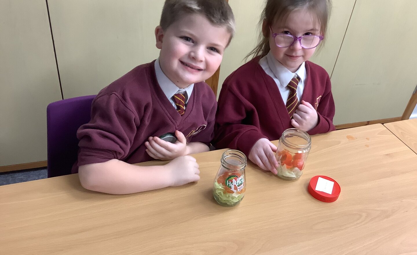 Image of Making jam jar salad