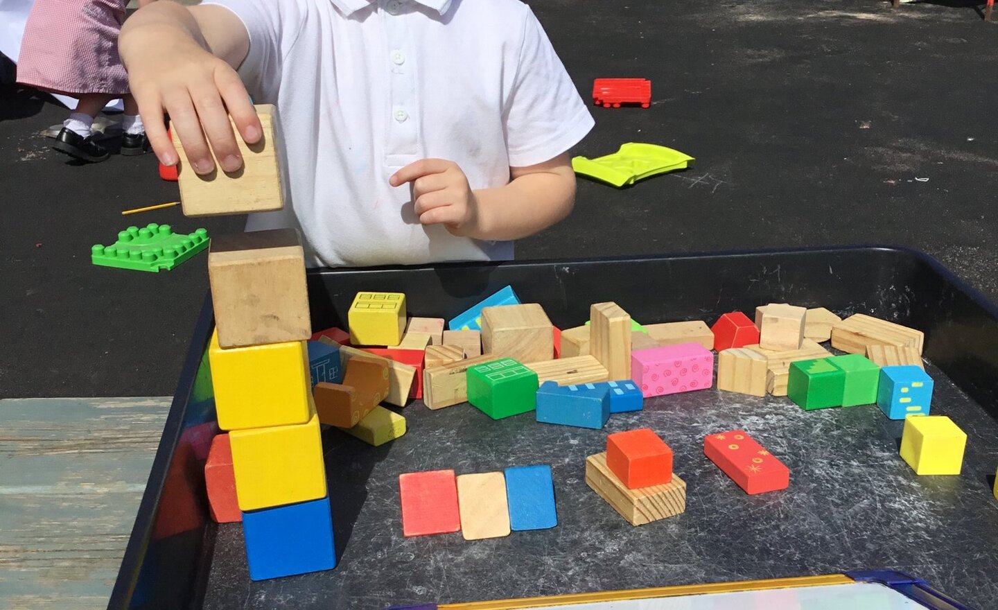 Image of Nursery: Maths Building Towers 