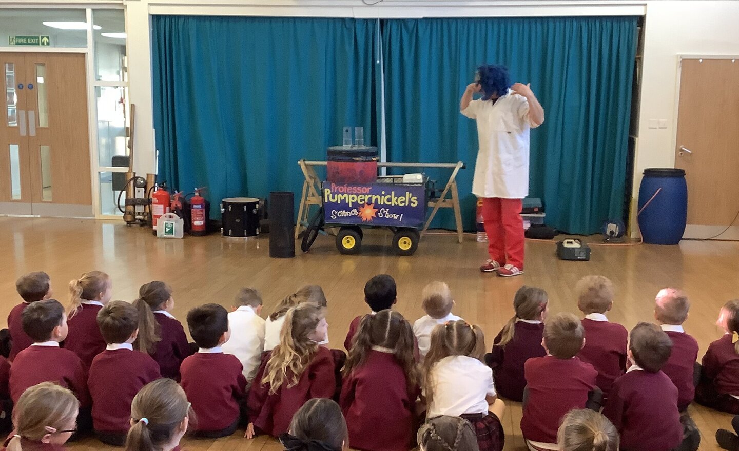 Image of Year 1 at Professor Pumpernickel’s Science Show 2024