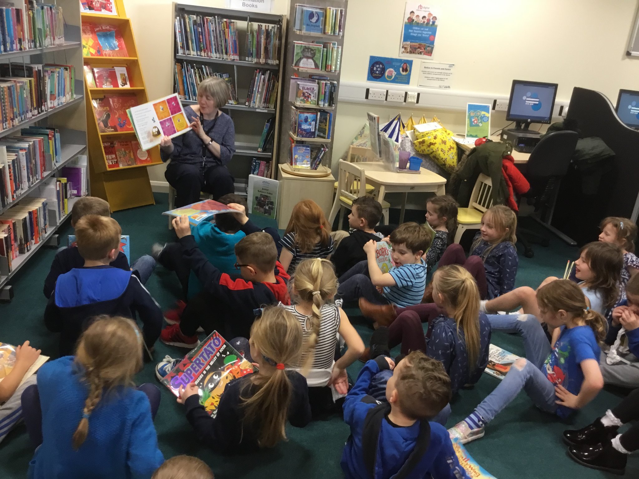 Image of Year 2 library visit