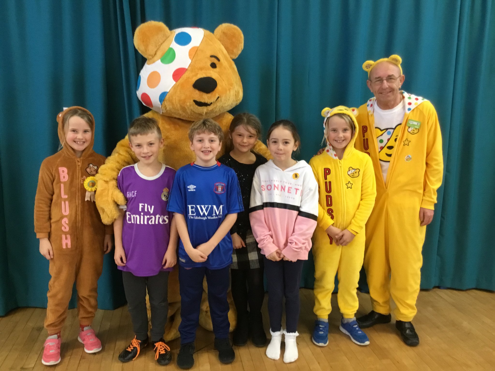 Image of Y4 meet Pudsey Bear