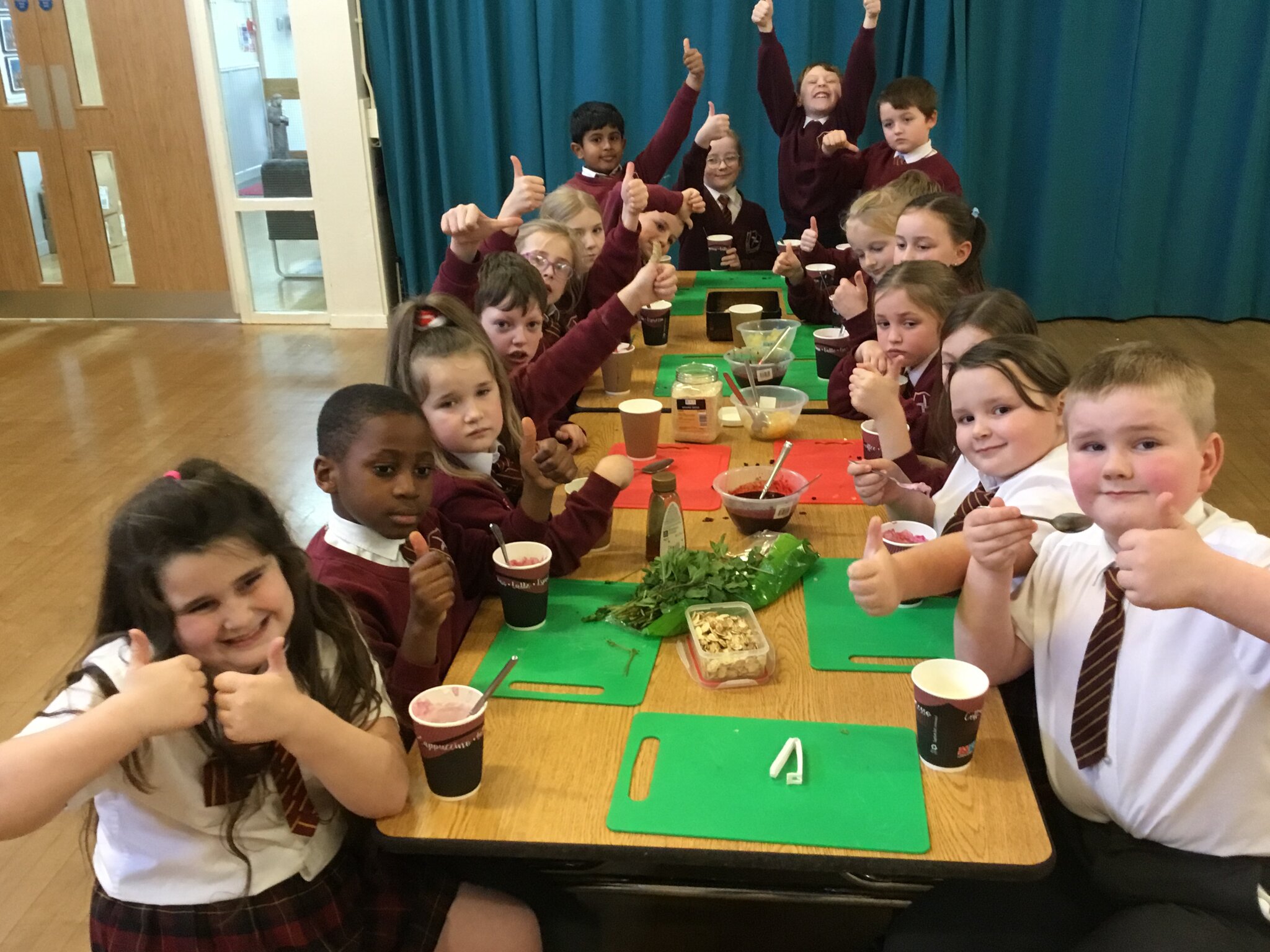 Image of Year 3 make healthy fruity yoghurts 