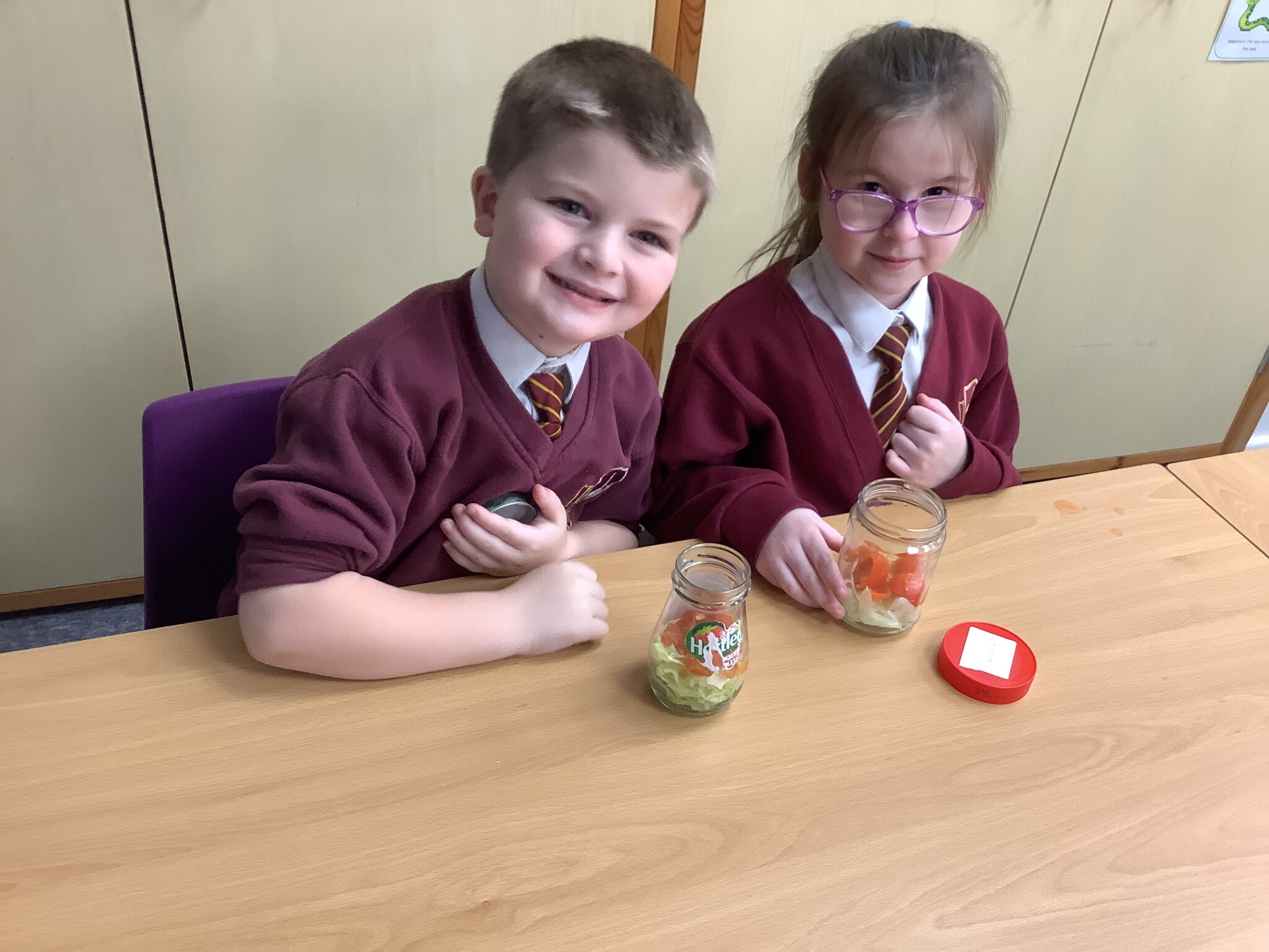 Image of Making jam jar salad