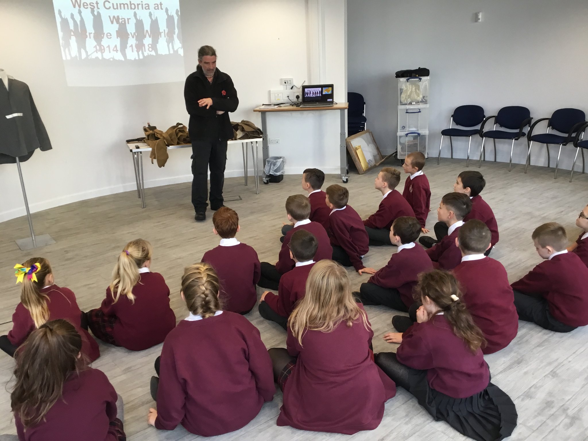 Image of Year 5 Commemorate World War 1 at the Beacon