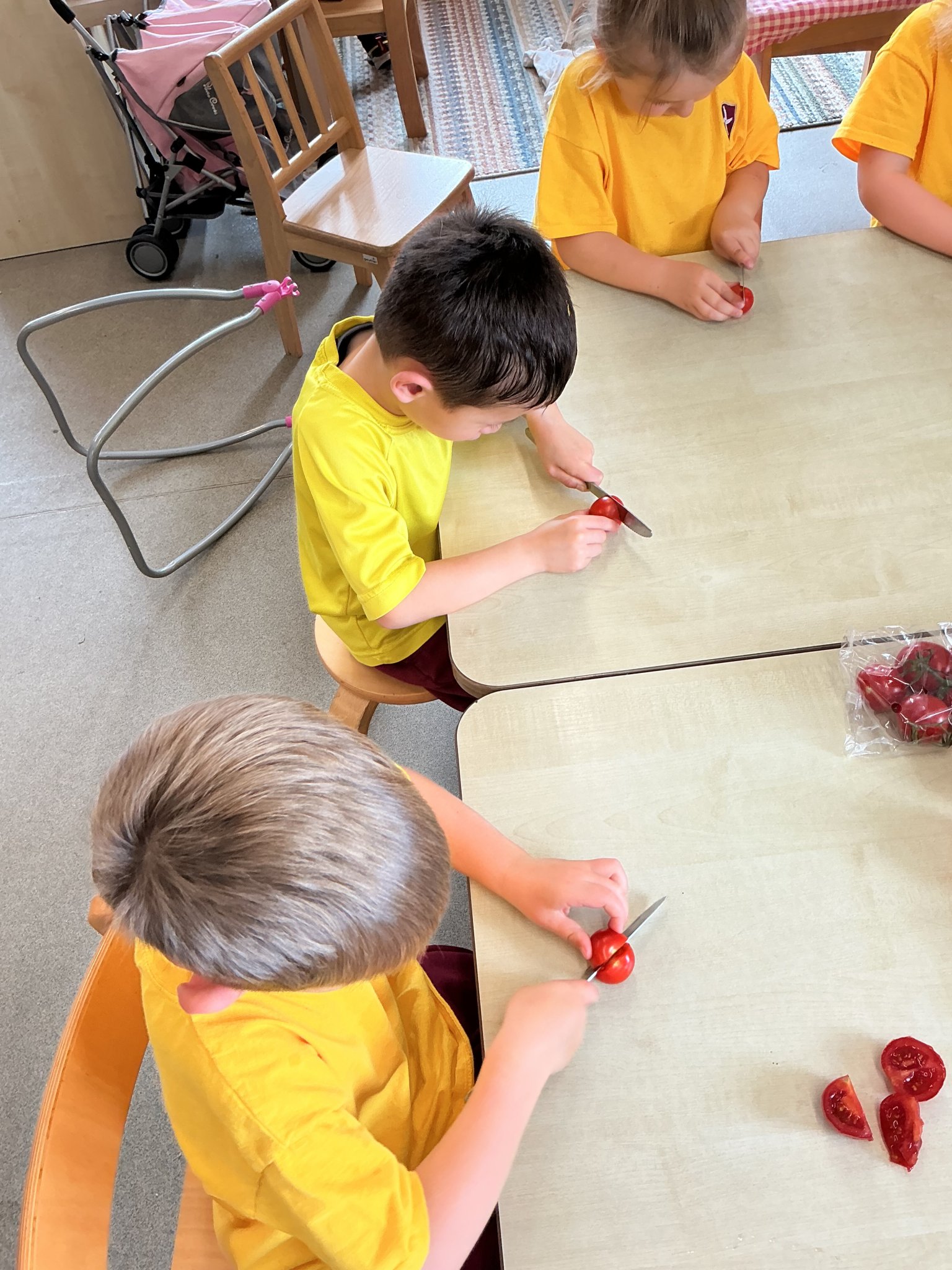 Image of Preparing a healthy snack in RE