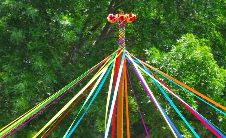 Image of Maypole returns to school!