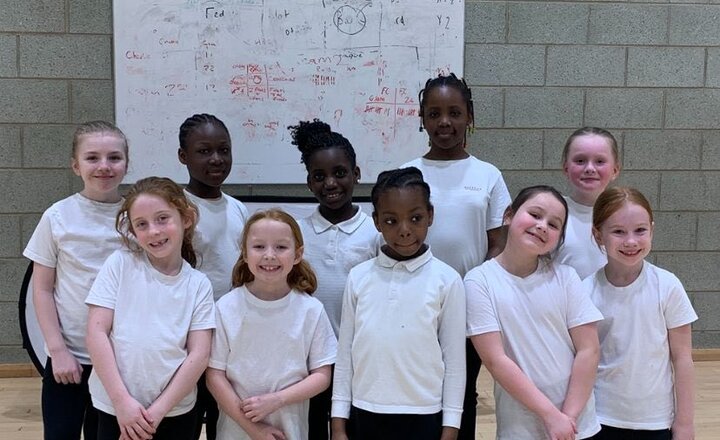 Year 3 and 4 at the BEE Netball skills carousel