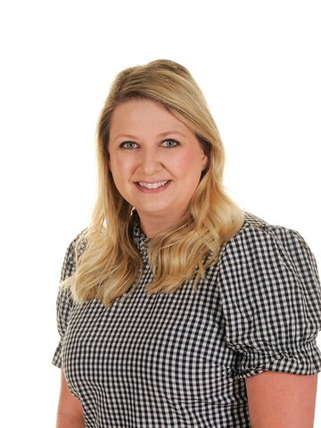 Miss L Huntley (SLT)