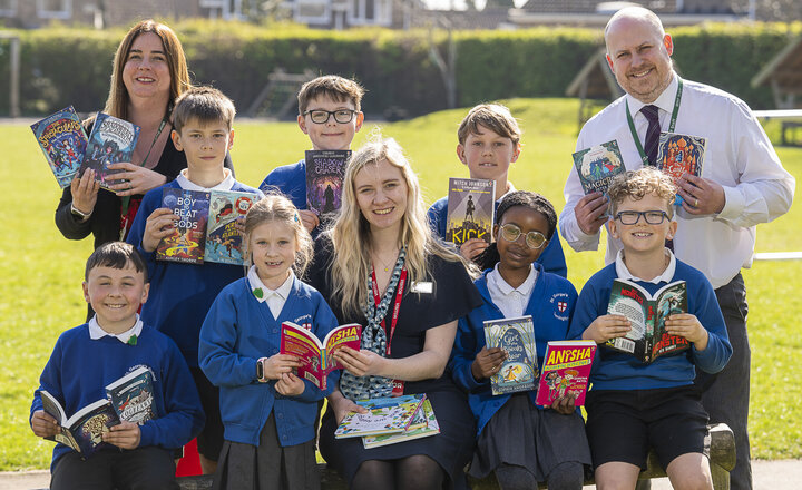 Image of Pupils bury time capsule in grounds