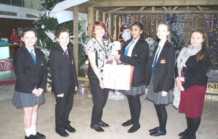 Image of St. George’s School Choir visit to Blackpool Victoria Hospital