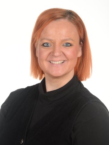 Miss L Price