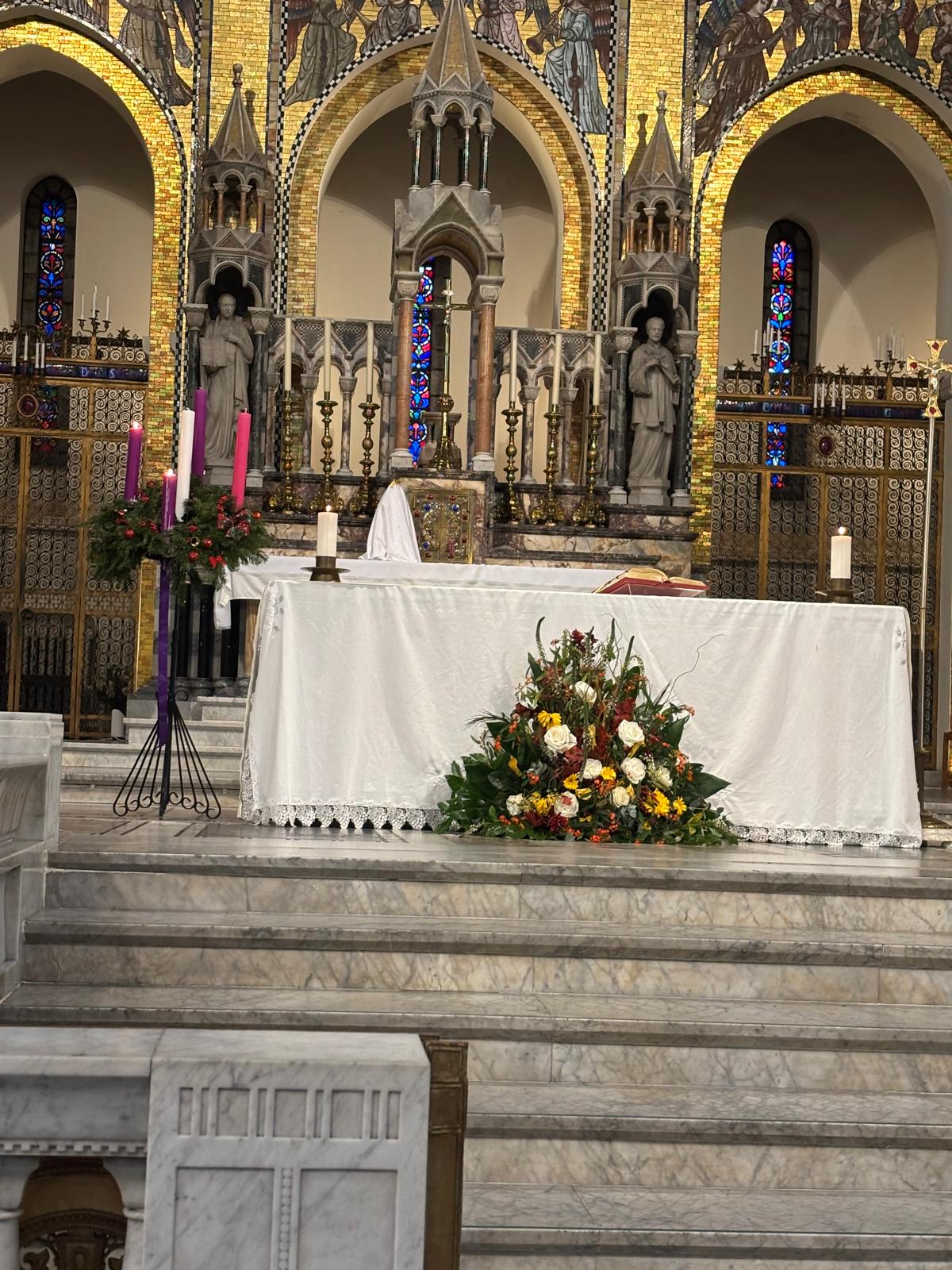 Image of Advent Mass