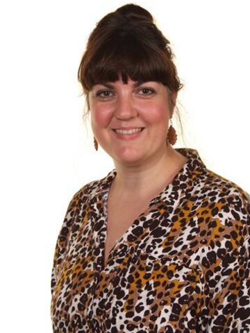 Mrs L. Gillis