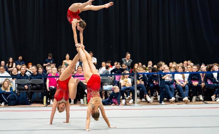 Hannah Singlewood Acrobatic gymnastics
