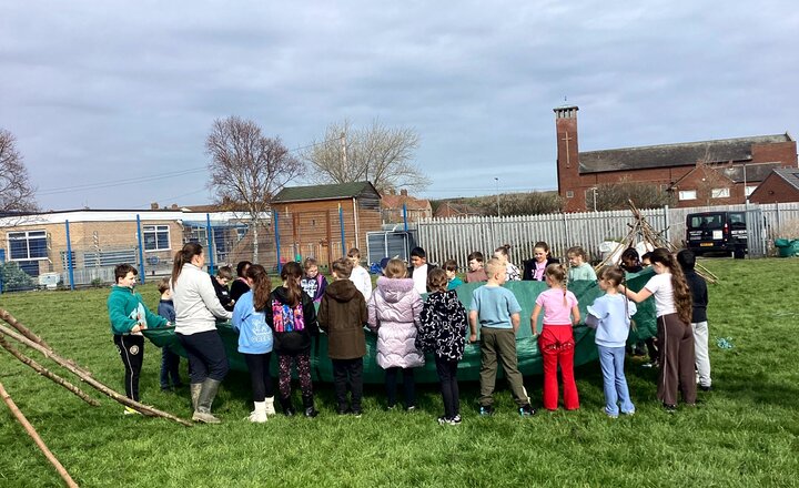 Year 3 at the West View Project CIC learning about outdoor living