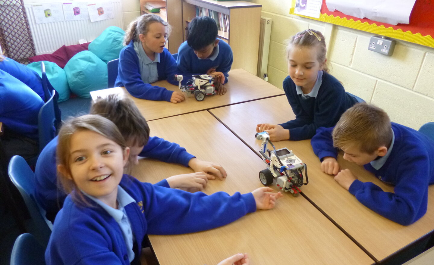 Image of Wow! Birkacre had an amazing morning on Friday when they met the robots.