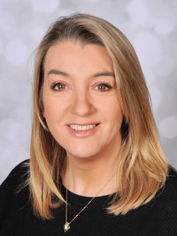 Mrs Christine Murray
