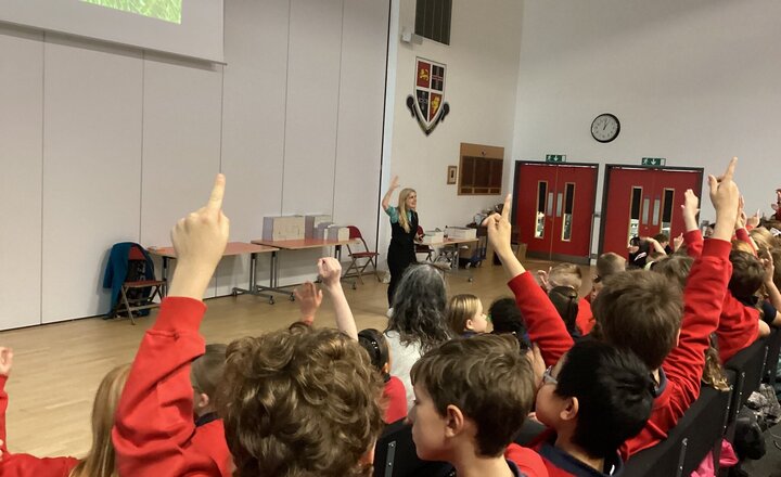 Image of Y5 Author Cressida Cowell event