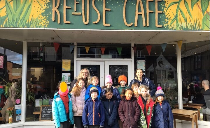 Image of Green Team visit to the REfUSE cafe