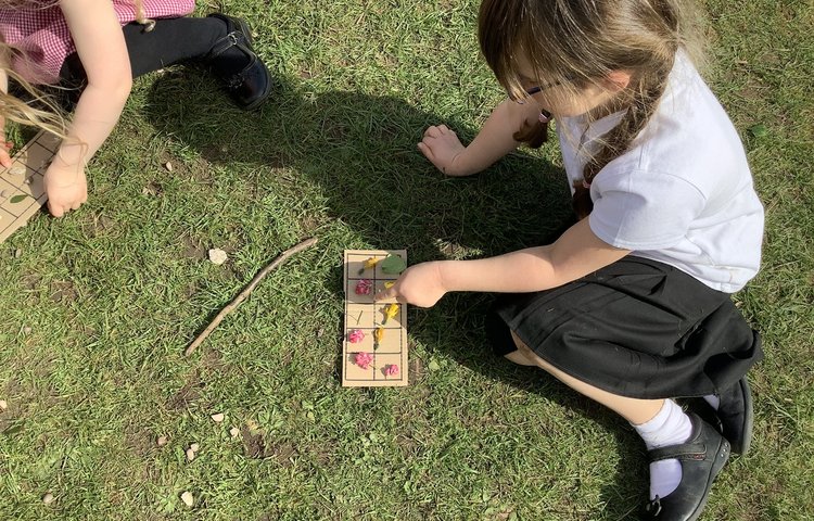 Image of Making 10 using a tens frame! 