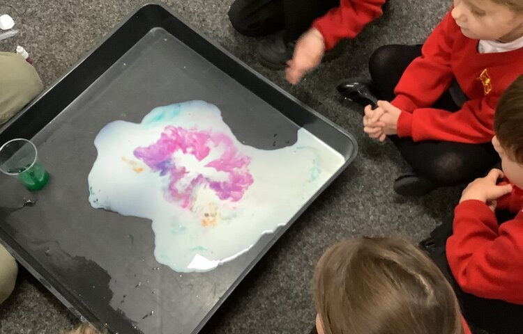 Image of Can we make fireworks using milk and washing up liquid? 