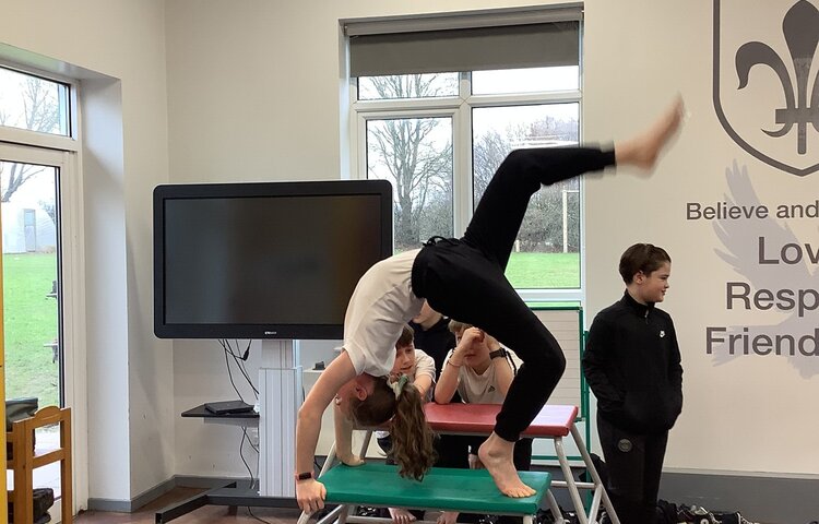 Image of Gymnastics in Class 4