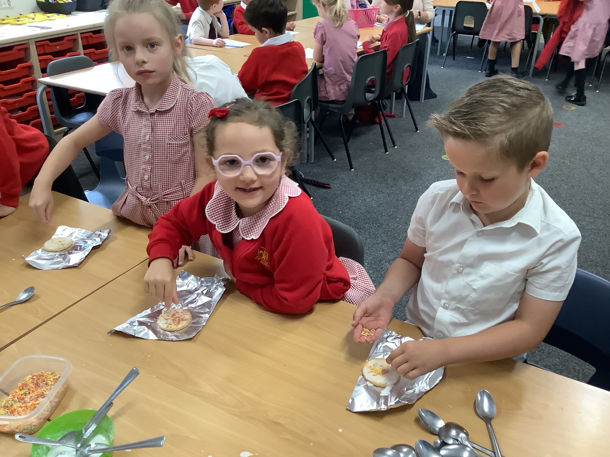 Image of Decorating Biscuits 
