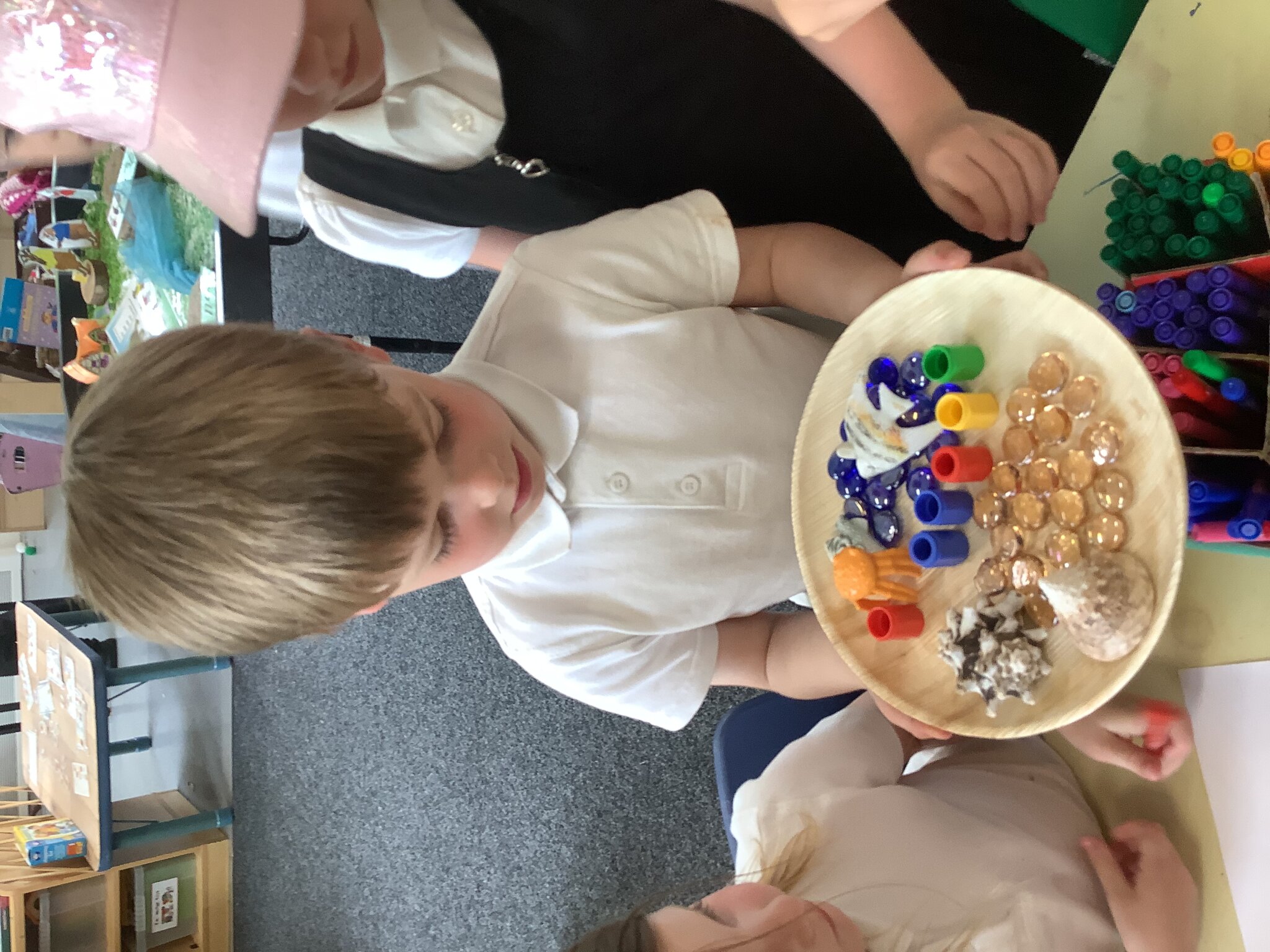 Image of Using loose parts to express our creativity!