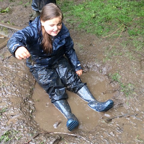 Puddle Fun in Forest School | St Matthews CofE Primary School