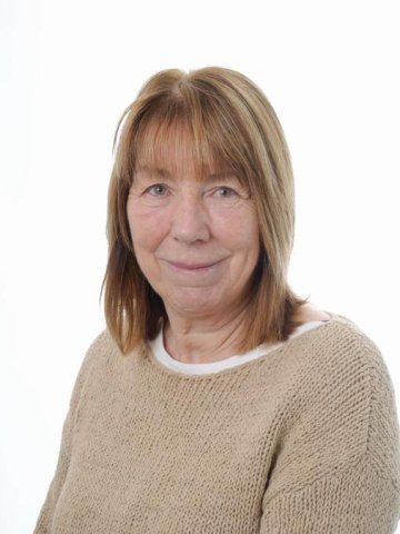 Mrs K Davies