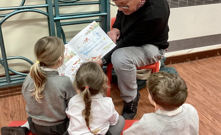 St Paul's family reading