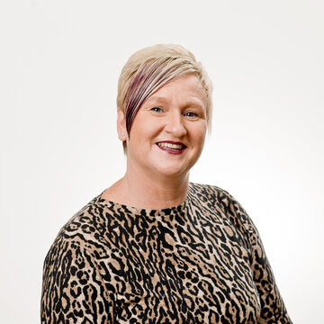 Mrs Samantha Nash