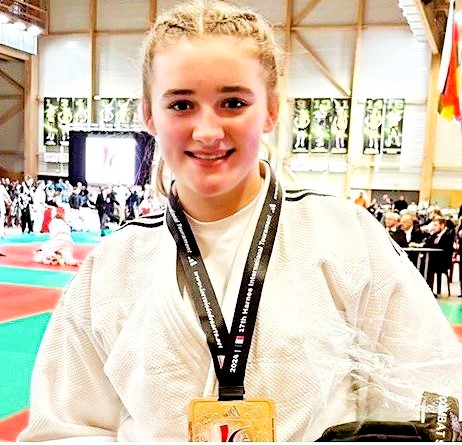 Image of Y8 student, Summer Lyons-Ashworth wins a Silver in France!