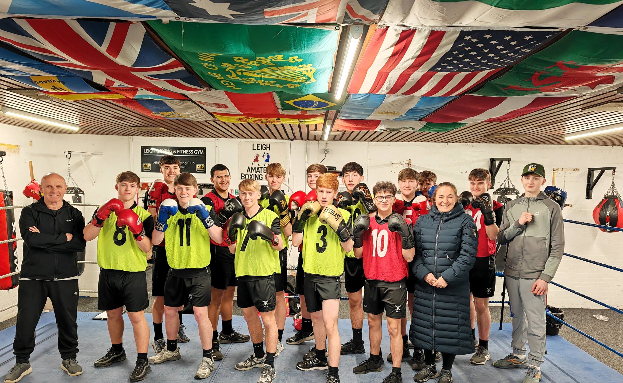 Image of Y11 boys experience boxing with a National Champion!