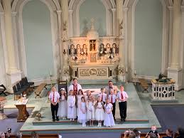Image of Year 4 Holy Communion Practice in Church