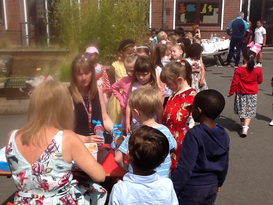 Image of Ice cream queue !!! 